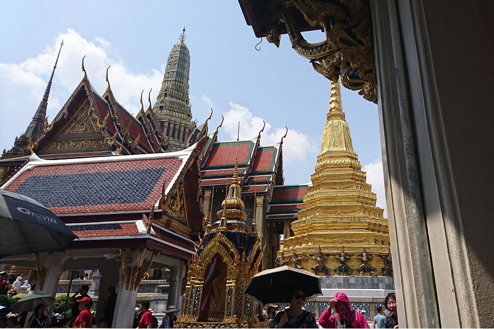 泰國簽證辦事處27日通知各旅行社，10月起團體簽證將強制各代辦旅行社一律交由泰辦處委託的私人受理簽證案件公司處理。（攝影：趙翊妏）
