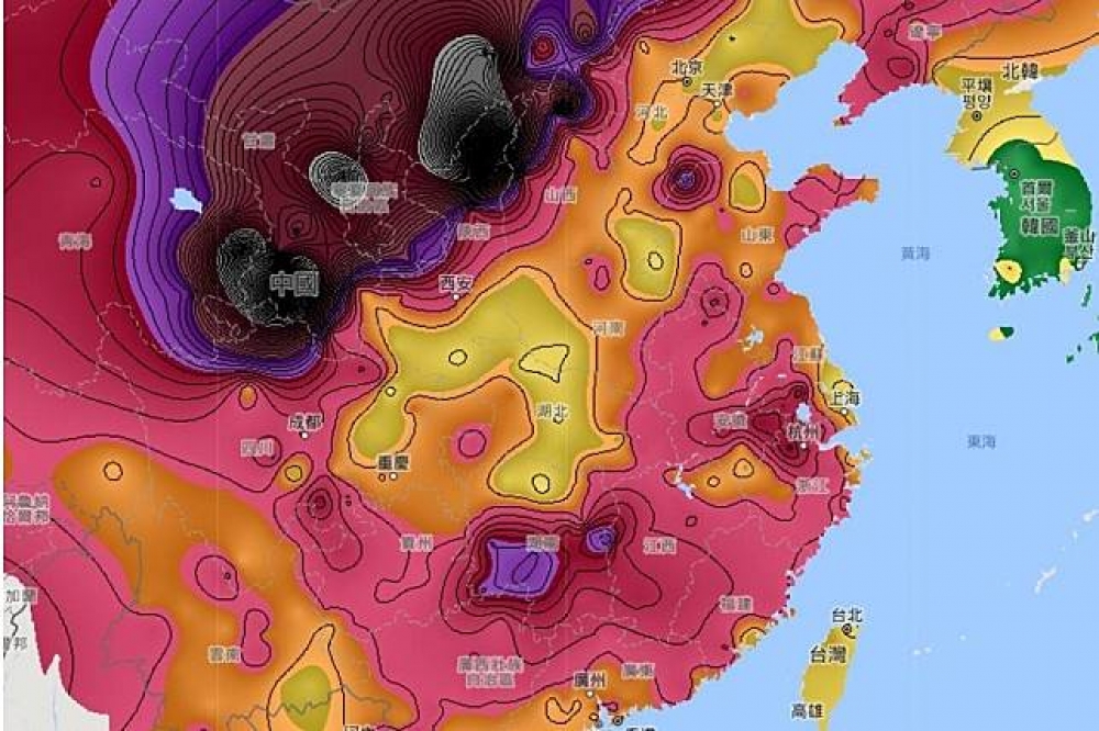 中國北方沙塵暴情況相當嚴重，6日恐飄向台灣。（圖片取自鄭明典臉書）