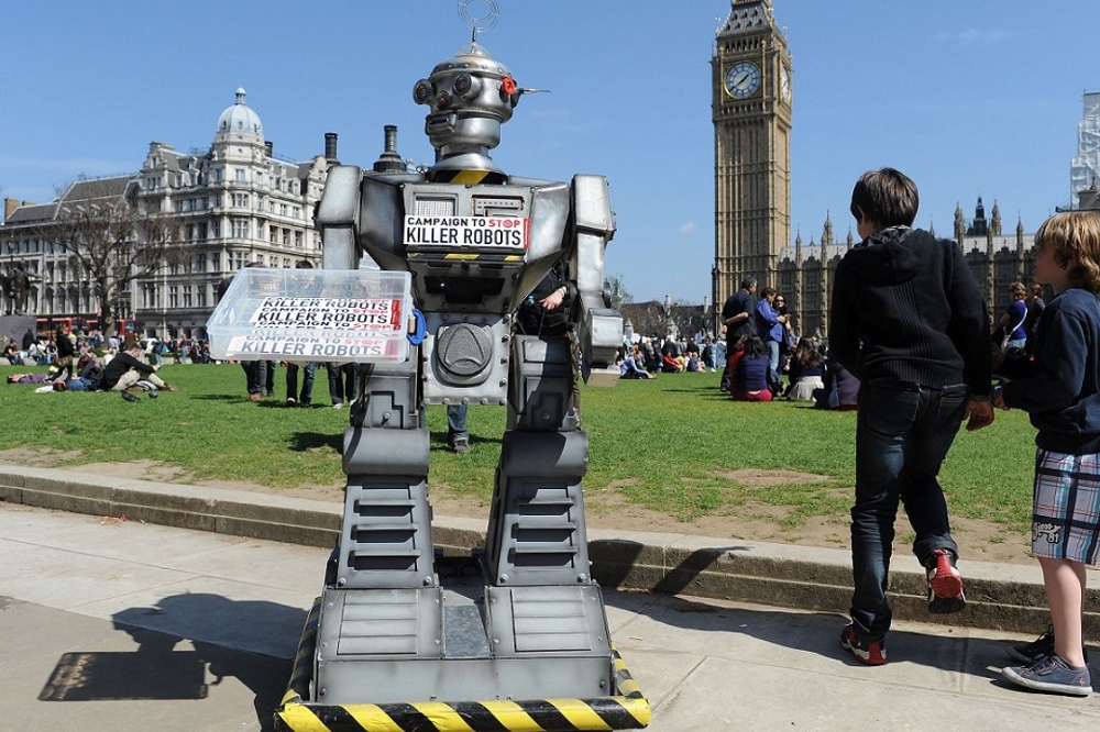 廢止殺手機器人運動（The Campaign to Stop Killer Robots）在德國抗議示意圖。（取自推特： @HandelsblattGE）
