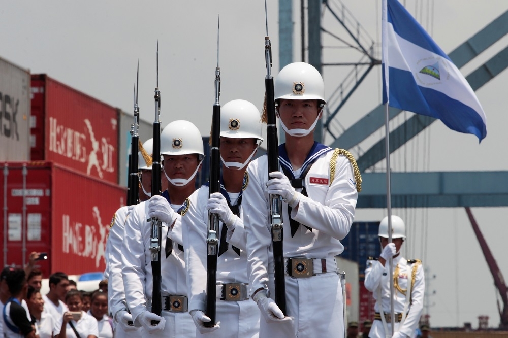 台灣海軍於昨日9號抵達科林托，拜訪尼加拉瓜。（湯森路透）