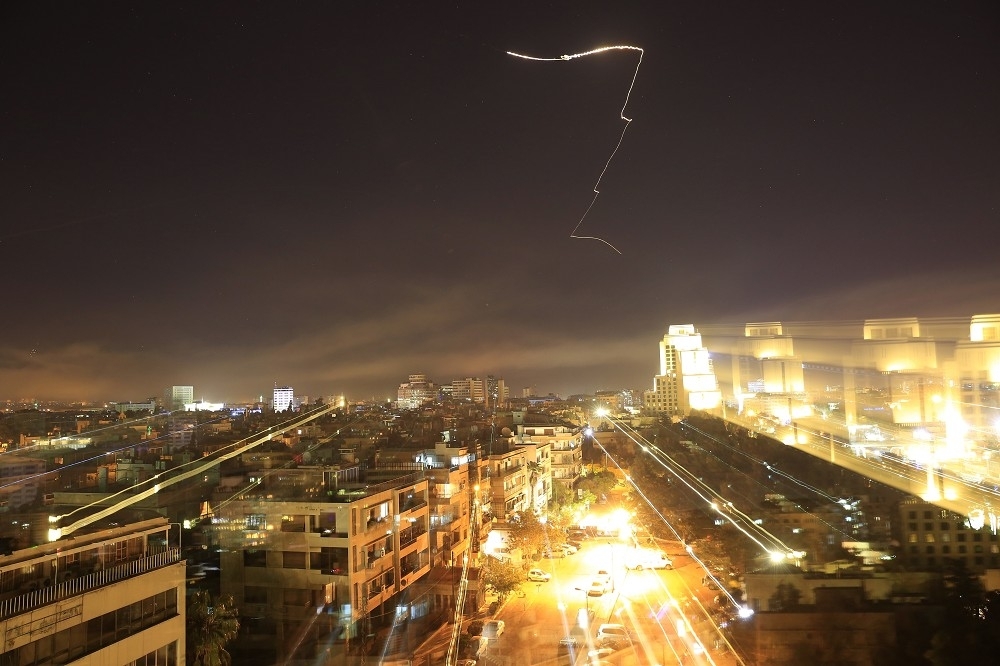 美英法聯合攻擊，發射飛彈至敘利亞首都大馬士革。（湯森路透）