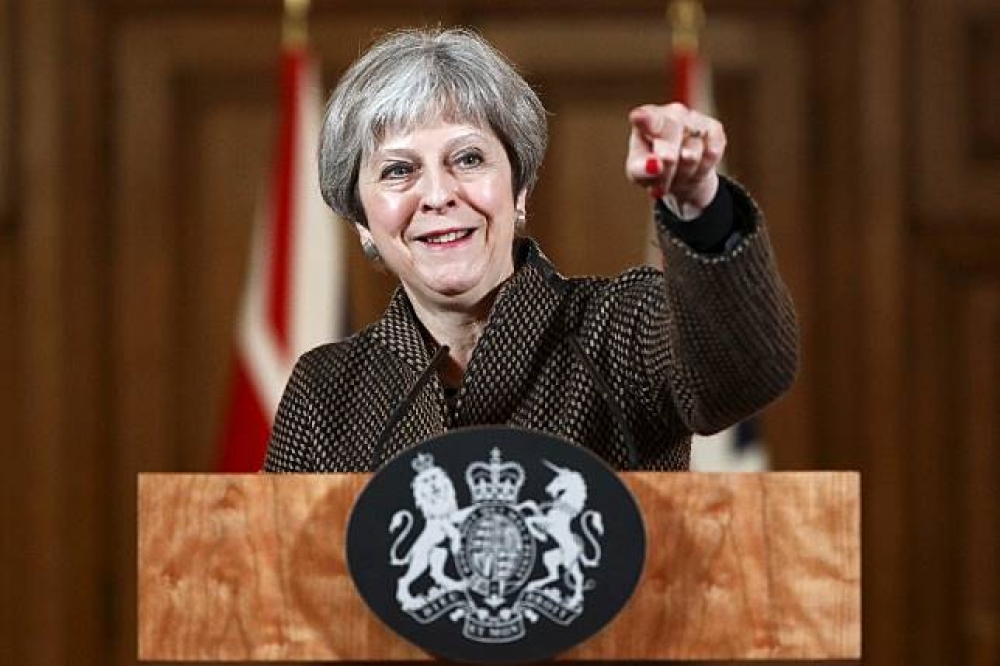 英國首相梅伊下令空襲敘利亞。(湯森路透)