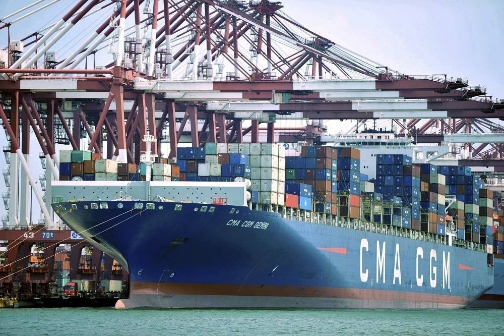 美中貿易戰負面影響將逐漸浮現，中國經濟下滑風險大。（湯森路透）