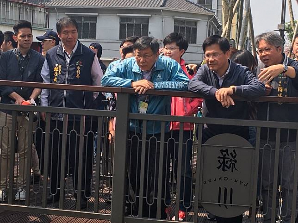 上午台北市長柯文哲率團到台中觀摩台中河川治理成果，柯文哲大讚這裡比韓國清溪川還好　。（攝影：徐乙喬）