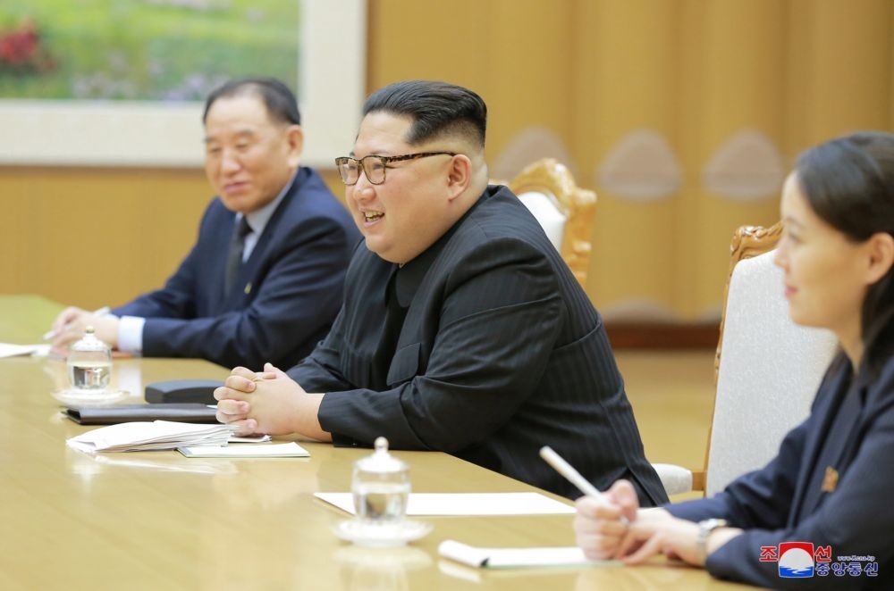 北韓領導人金正恩5日晚間接見南韓代表團成員。（湯森路透）