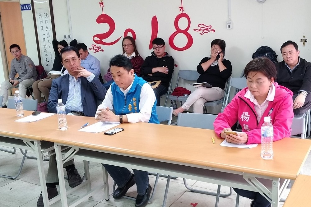 國民黨桃園市黨部表示，將於3月25至27日舉行民調初選，但卻被楊麗環(右)轟是消息造假。（翻攝自中國國民黨桃園市粉絲團）