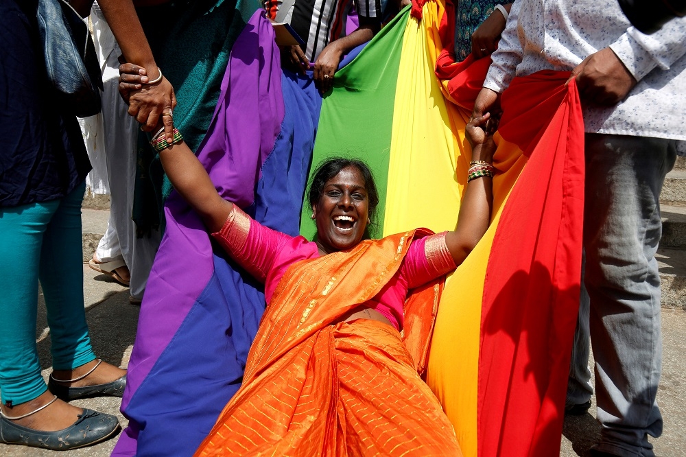 印度最高法院6日裁定，將同性合意性行為除罪化，為印度LGBT團體權益重大里程碑。（湯森路透）