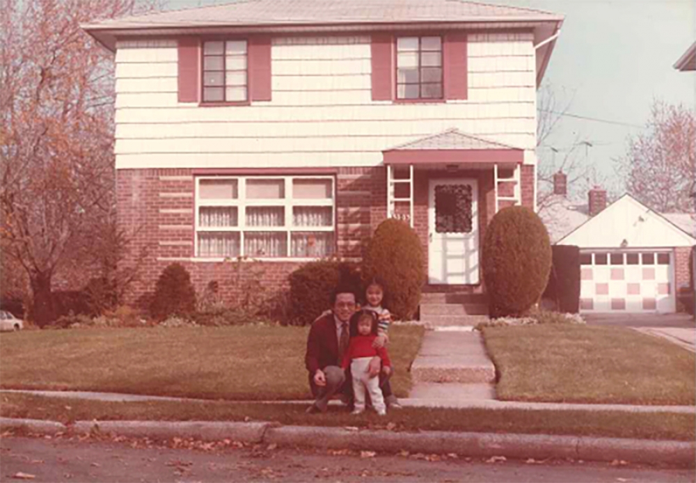 83年6月全家歡喜入住皇后區 Fresh Meadows 的一幢house。若我巴望着回台北接總編輯，我會賣台北的房子嗎？（周天瑞提供）