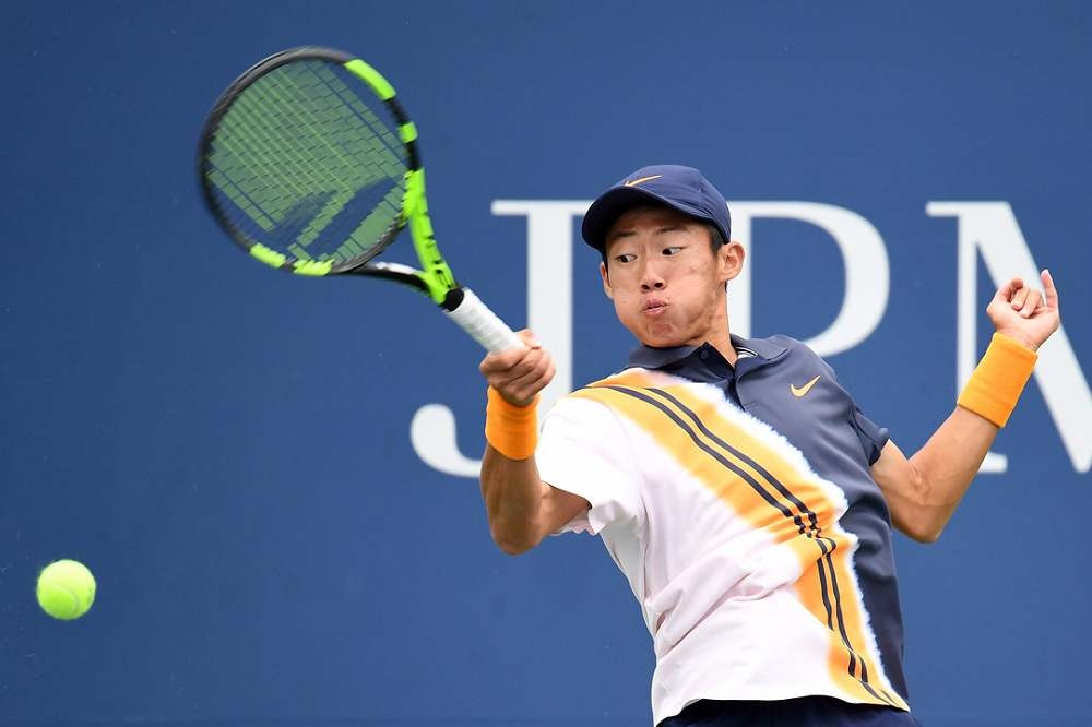台灣網球小將曾俊欣在美網青少年男單無緣奪下冠軍，在準決賽中落敗巴西對手希波斯魏德，止步4強。（圖片取自美網官網）