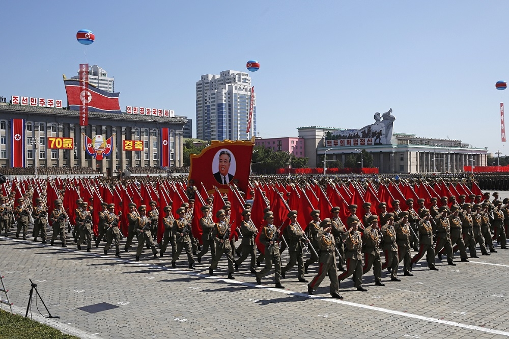 北韓邀請各國記者參與建政70週年慶祝活動，專家可藉此機會窺探北韓的軍力及非核化的意願與態度。（美聯社）