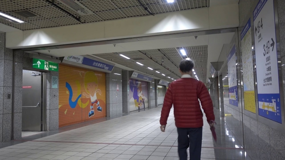 台北市長柯文哲上任近三年，極力推行「西區門戶計畫」，其中捷運西門地下街遭媒體認定是「假活化」。(圖片取自台灣交通鐵道影像you tube)