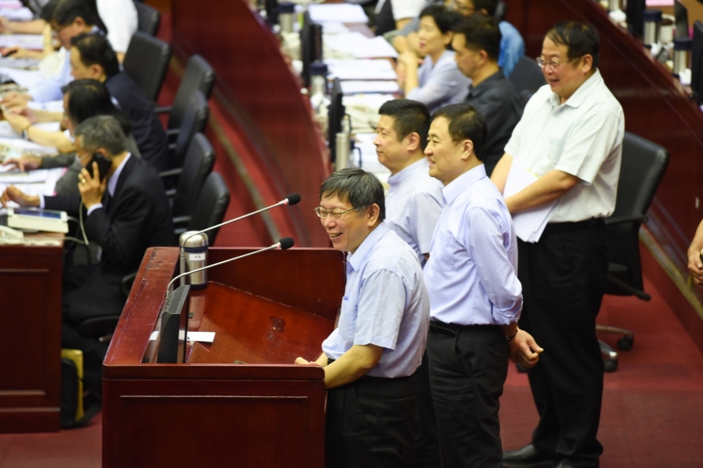 台北市長柯文哲11日下午列席議會市政總質詢。（攝影： 張文玠）