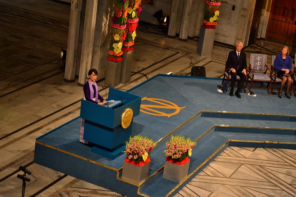 2012年，重獲自由的翁山蘇姬飛抵諾貝爾和平獎頒獎典禮會場，補行得獎感言。（攝影：李濠仲）