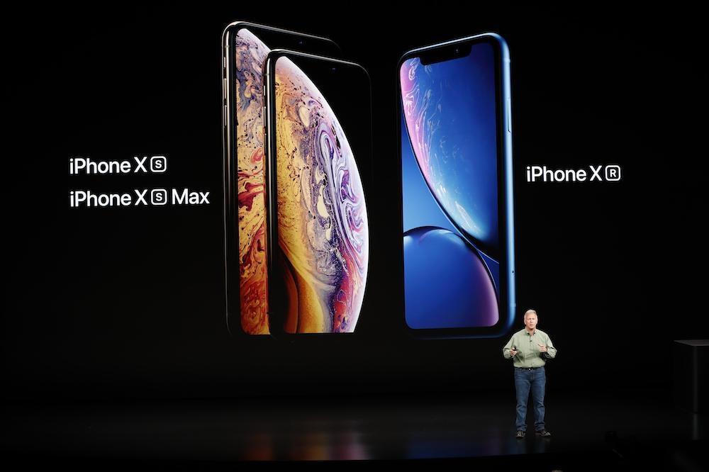 蘋果行銷長席勒發表3款新iPhone的功能。（湯森路透）