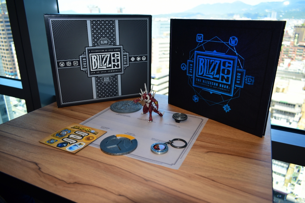 一起來看看今年的 BlizzCon 驚喜袋有哪些東西吧！
