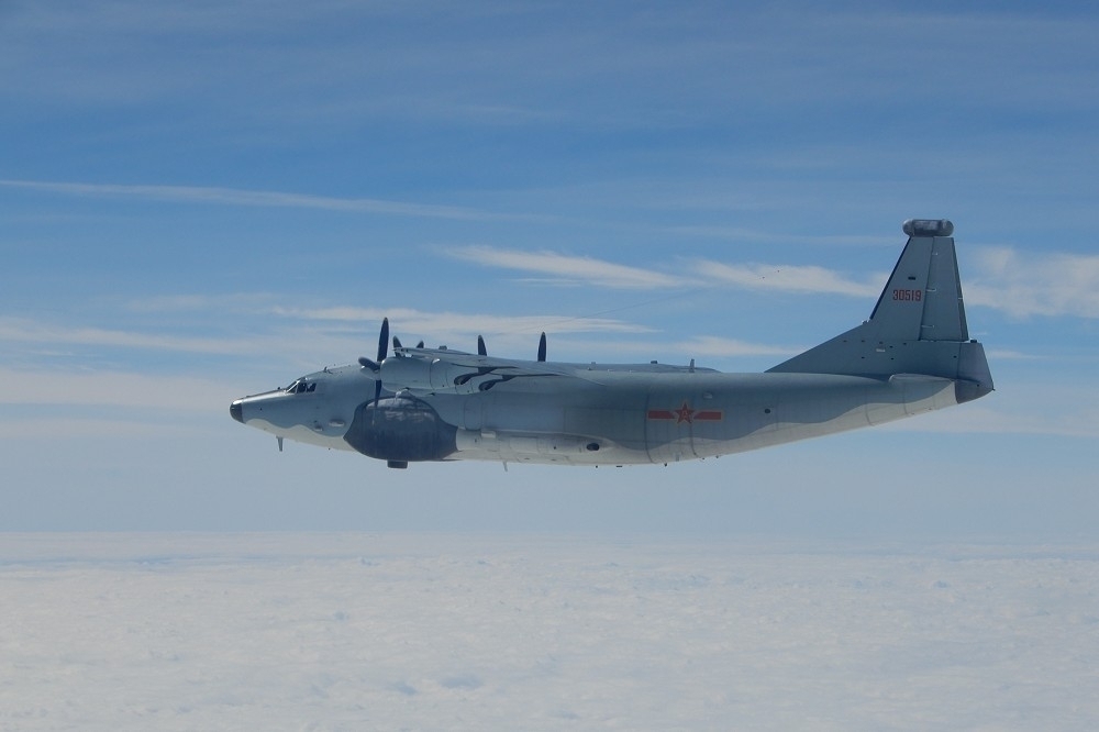 多架中國戰機20日執行遠海長航，國防部表示，中國軍機、軍艦遠海長航已經常態化，若沒有特殊狀況，將不另行發布。圖為運8戰機。（國防部提供）