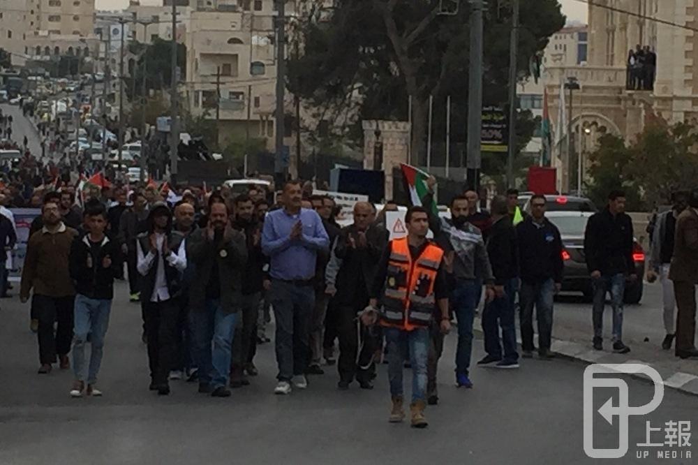 《上報》採訪小組20日挺進位於巴勒斯坦西岸的伯利恆（Bethlehem），現場直擊當地「憤怒日」大規模示威。（攝影：仇佩芬）