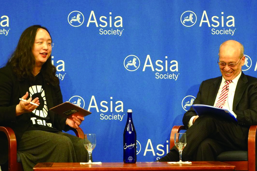 唐鳳21日與亞洲協會政策研究中心副會長、美國國務院前亞太助卿羅素對談。（取自外交部網站）