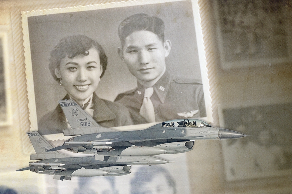 華錫鈞上將（右）為前黑貓中隊隊員，由於研發經國號戰機，有「IDF之父」美譽，他與妻子周毓和結縭63年，攜手一生。（資料照片／李昆翰攝）