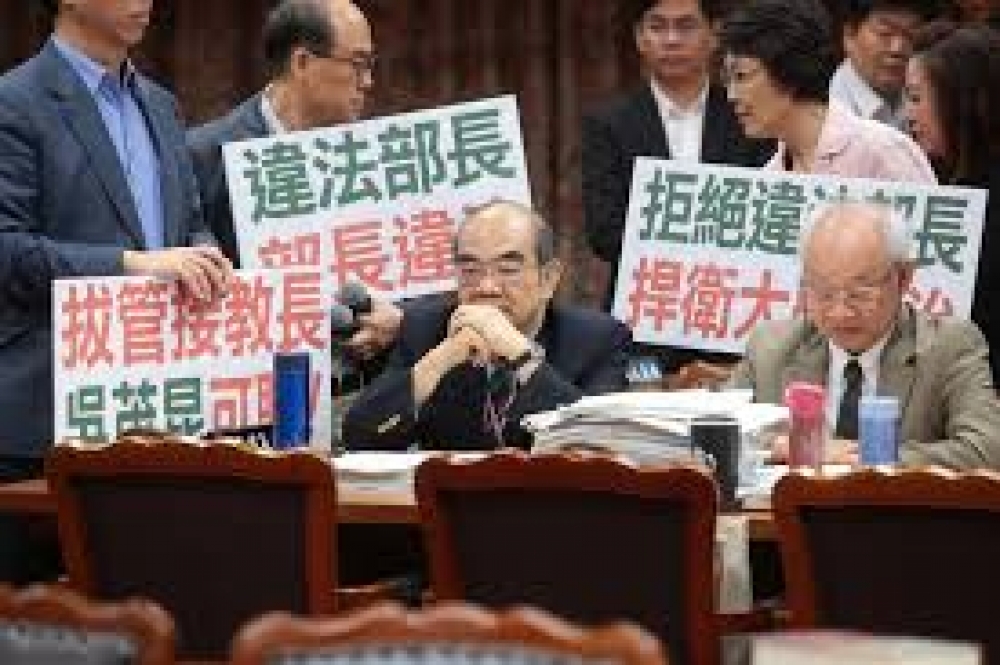 甫上任的教育部長吳茂昆，被媒體爆出的眾多爭議。（攝影：葉信菉）