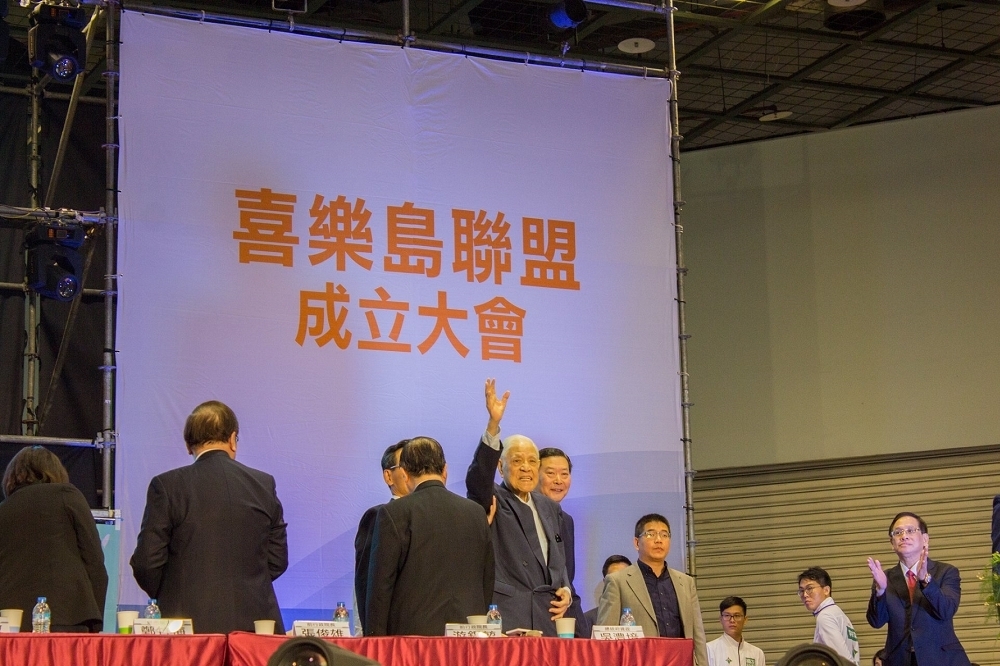 作者認為，透過公民投票的方式凝聚民意，傳遞給世界知道，台灣反對中國併吞。這是避免被中國併吞最和平的方式。（圖片摘自李登輝臉書）