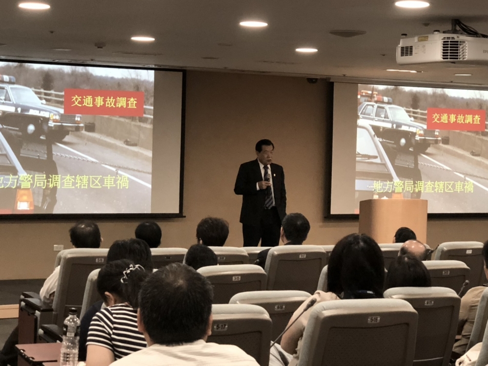 鑑識專家李昌鈺今（26）應法務部法醫研究所邀請來台演講，並針對交通事故的法醫鑑定與DNA 鑑定新趨勢進行探討。(法醫研究所提供)