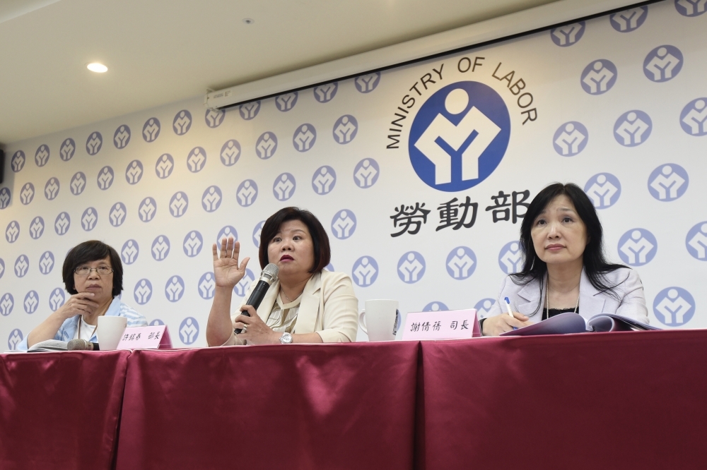 目前勞動部為解決青年的求職困境，仿效日本推出「工作卡」制度，將於今年五月時開始試辦。（攝影：李昆翰）