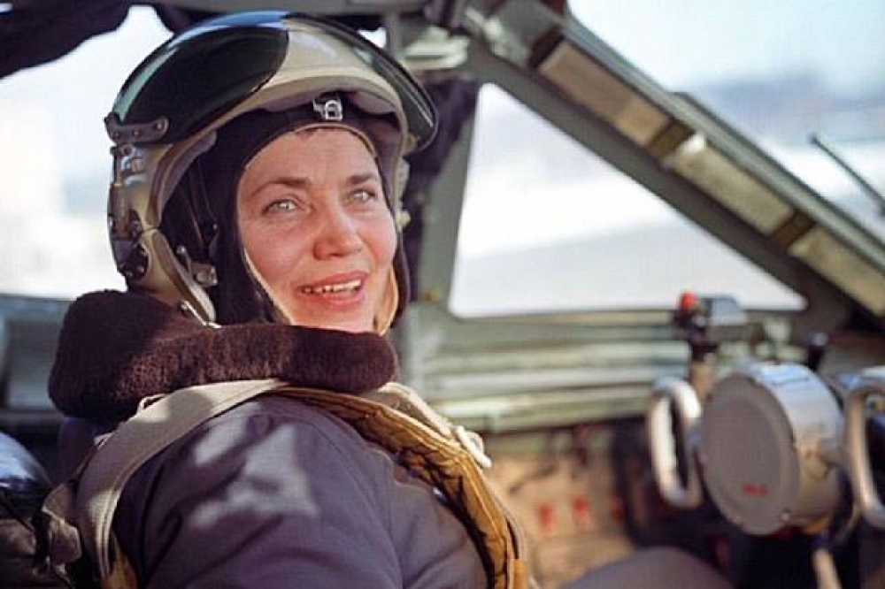 蘇聯傳奇女飛行員波波維奇（Marina Popovich）。（翻攝自推特xenia leoni@xenialeoni）