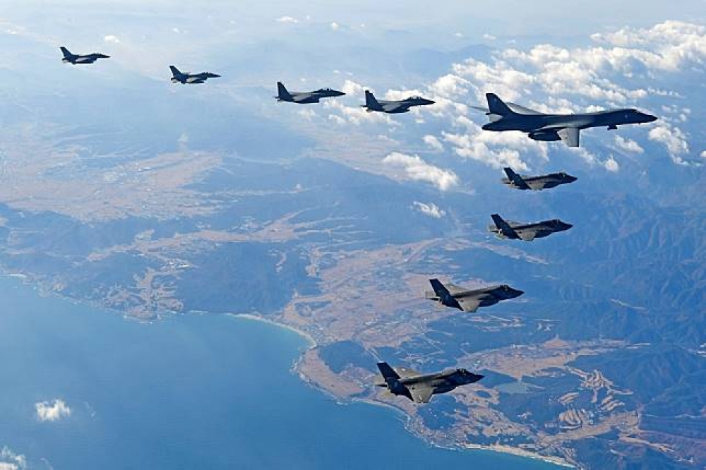 美軍6、7兩日皆派出B-1B轟炸機參與美韓年度聯合軍演「警戒王牌」。（湯森路透）