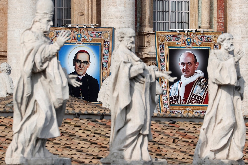 薩爾瓦多大主教羅梅洛（Oscar Romero）與已故教宗聖保祿六世14日被冊封為聖人。