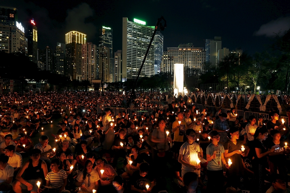 最近幾年的春夏之交，香港在野派都為是否悼念六四慘案吵得不可開交。（湯森路透）