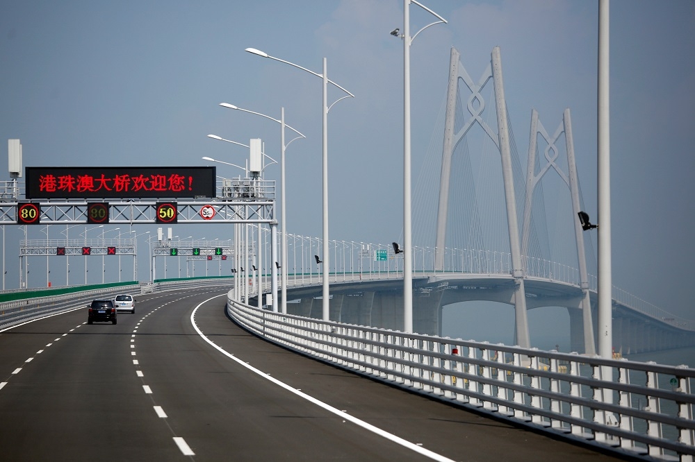 世界上最長的跨海大橋「港珠澳大橋」，將在23日於珠海舉行通車大典。（湯森路透）