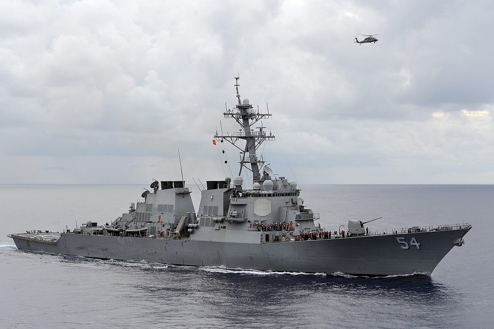 美國海軍派出驅逐艦「科蒂斯·威爾伯號」( USS Curtis Wilbur)通過台灣海峽。（湯森路透）