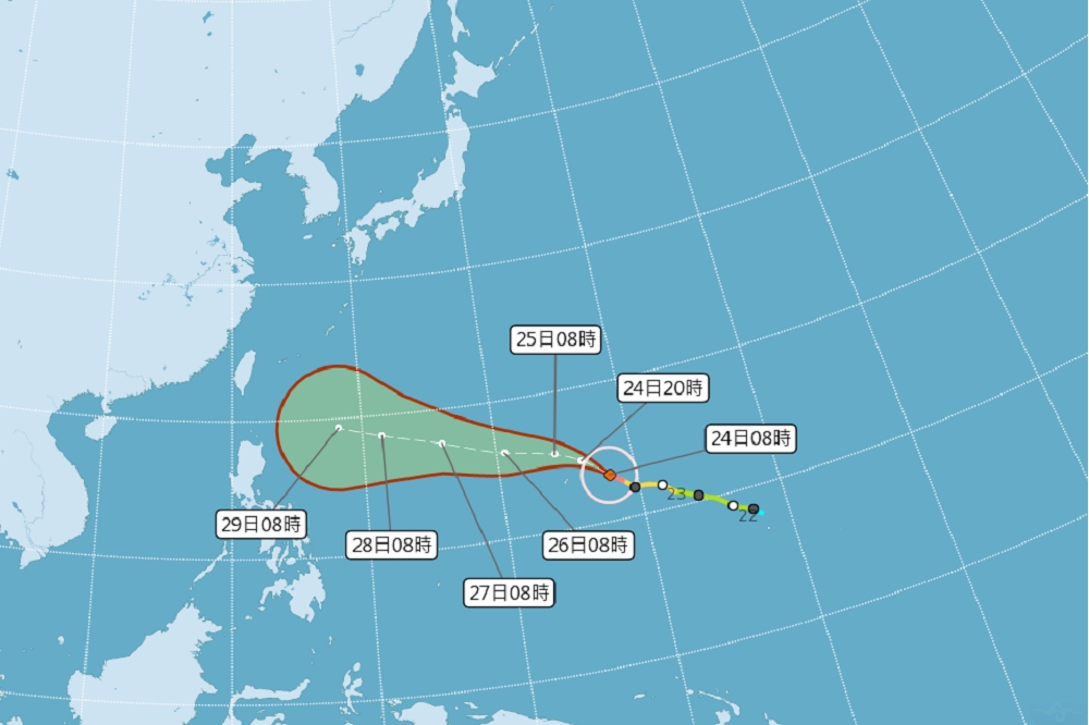 今年第26號颱風「玉兔」發展迅速，已於24日上午增強為強烈颱風，由於路徑持續偏西，更加靠近台灣的可能性，不可忽視。（圖片取自中央氣象局）