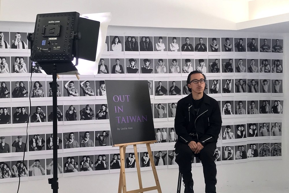 知名攝影師 Leslie Kee 宣布即將展出「OUT IN TAIWAN」150 組以上的出櫃影像故事。（圖片：OUT IN TAIWAN）
