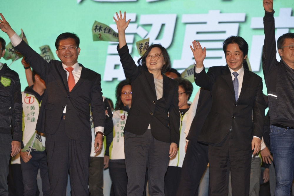 蔡英文總統27日晚間出席台中市長候選人林佳龍所舉辦的「進步台中・幸福做陣」造勢活動。（攝影：李智為）