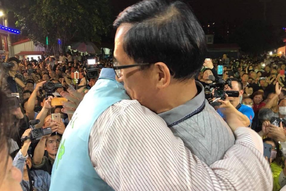 九合一大選邁入倒數階段，前總統陳水扁也在臉書表示對高雄、台南選情變化感到擔憂。（圖片取自陳水扁臉書）