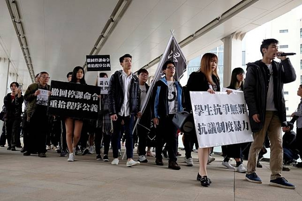 香港年輕一輩近十五年間不顧一切投身抗爭，正是因為他們看到香港社會日趨腐敗。（湯森路透）