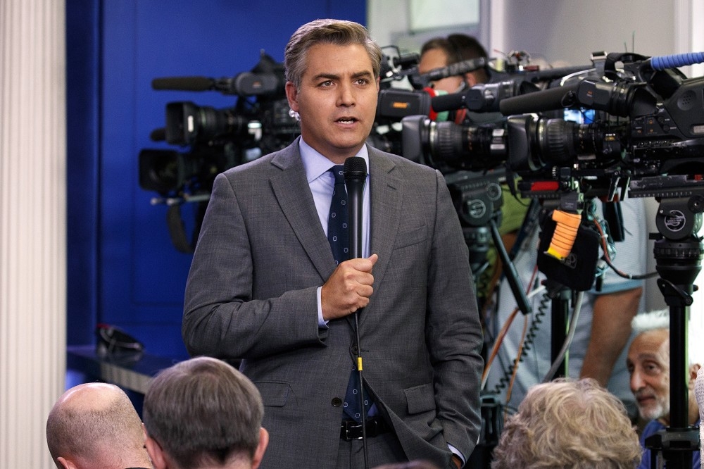CNN記者亞柯斯塔的白宮記者通行證遭到取消。（美聯社）