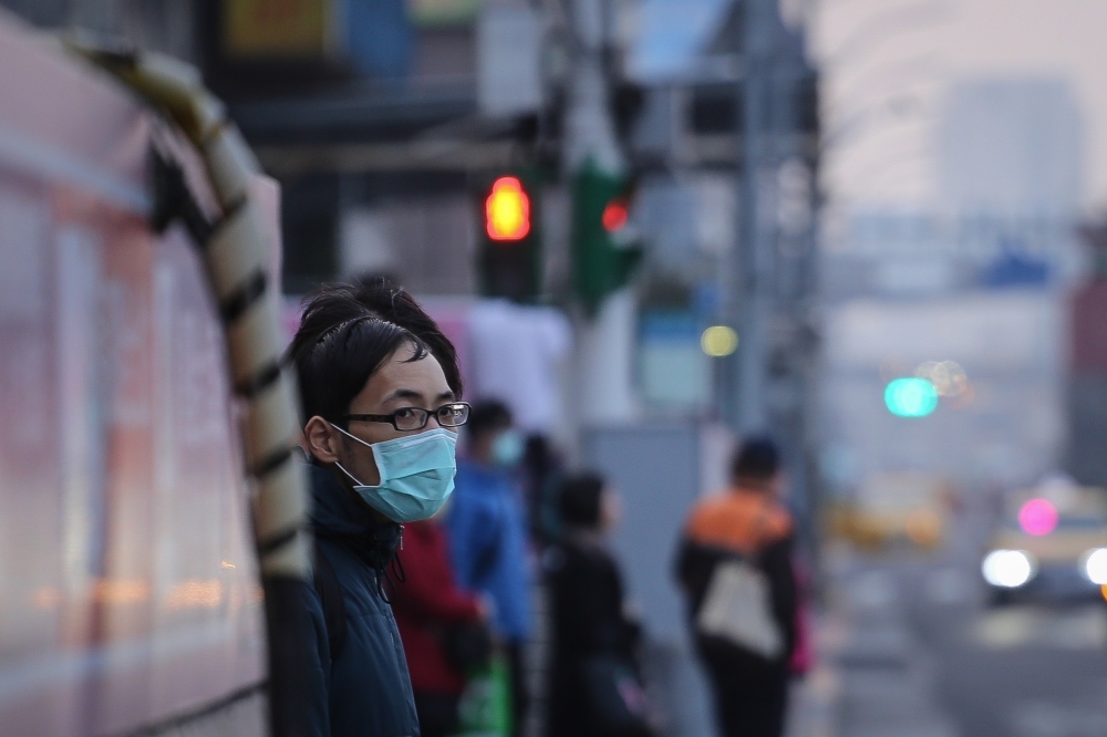台灣空氣品質受到入秋以來最嚴重的一波空污影響，多個地區連日處於橘色警戒以上。（資料照片／陳品佑攝）