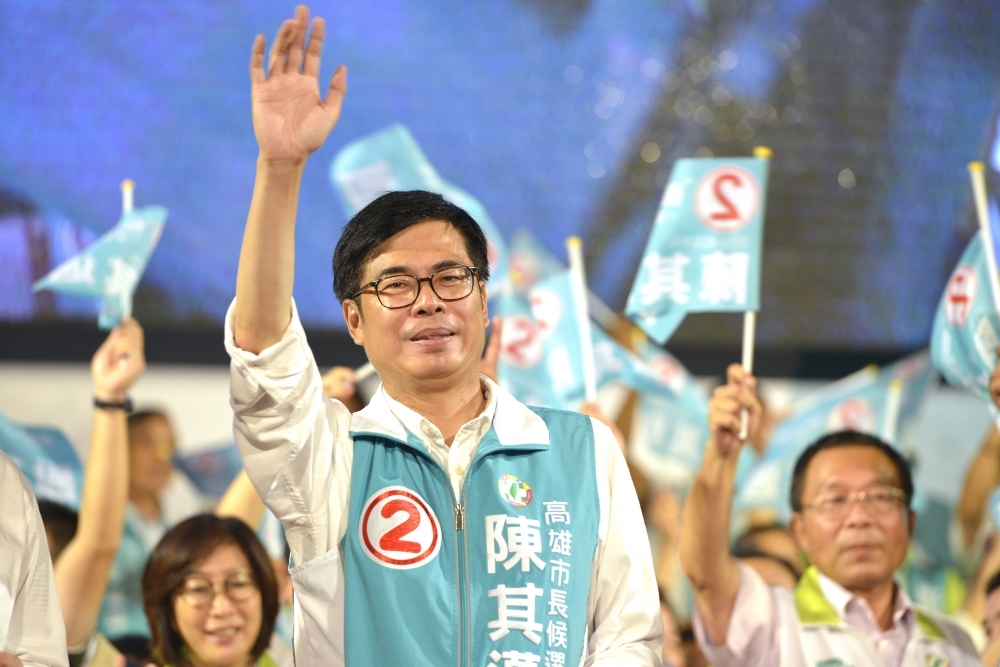 《台灣競爭力論壇》12日公布民調，韓國瑜支持度44.5％，陳其邁27.1％。（攝影：李智為）