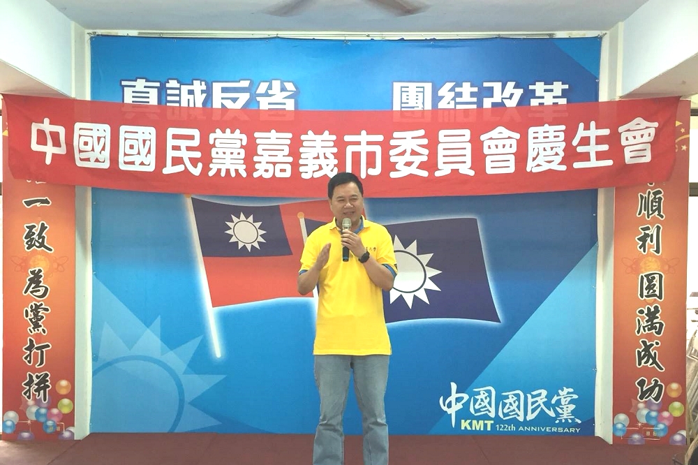 嘉義市副議長郭明賓涉賄選離境前往中國，於12日晚自上海返台，是否赴議會報到仍是未知數。（圖片取自郭明賓臉書）