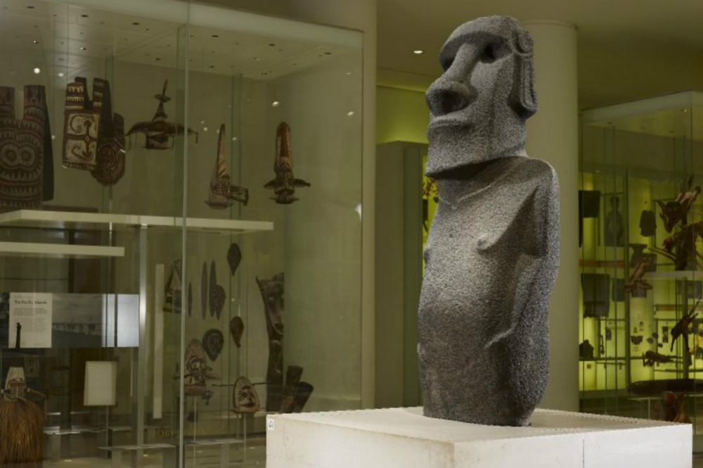 大英博物館知名館藏、來自復活節島的摩艾石像。（圖片取自大英博物館）