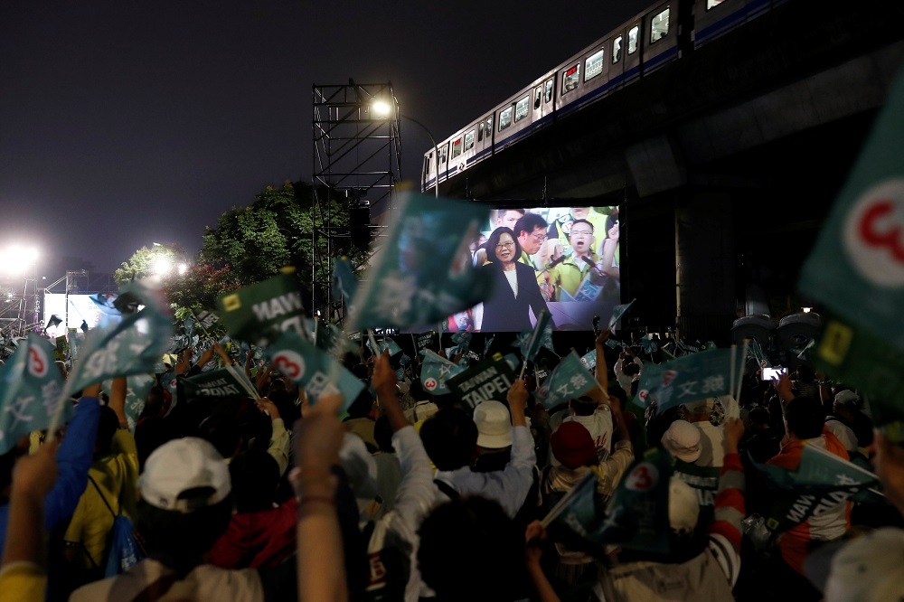 《紐時》專文指出外界擔心台灣這次九合一選舉可能面臨中方干涉。（湯森路透）