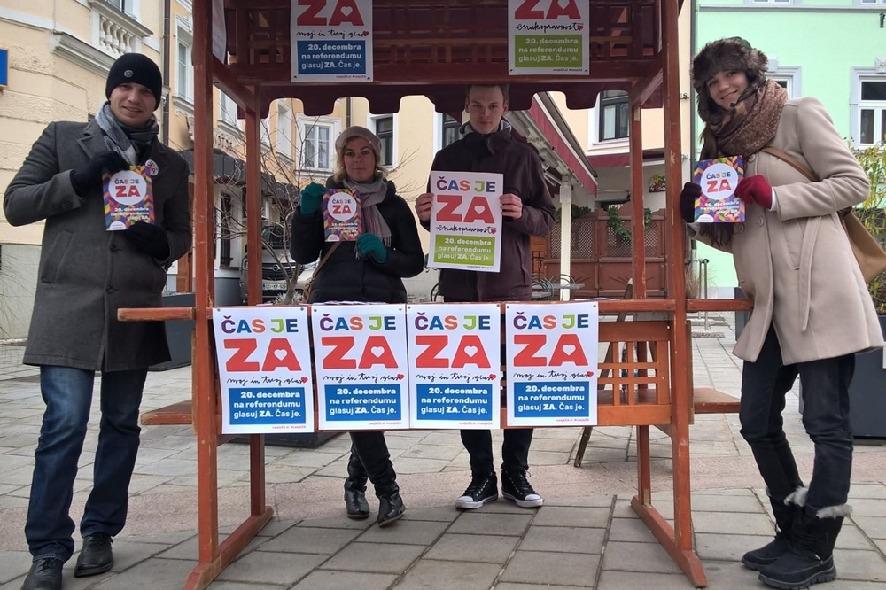 斯洛維尼亞平權團體在街上進行宣傳（圖片取自Čas je ZA臉書）