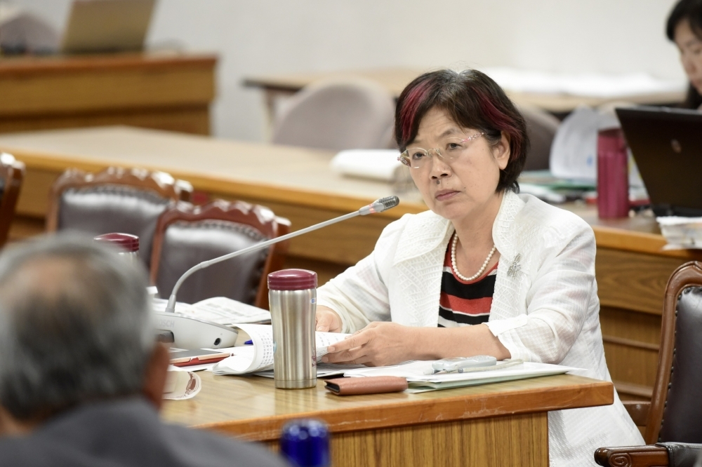 9合1選戰民進黨雪崩式大敗，「民法派」綠委尤美女卻成為眾矢之的，遭綠營基層怒嗆開除，連總召柯建銘都無奈表示：「拜託尤美女放了民進黨」！（攝影：張文玠）