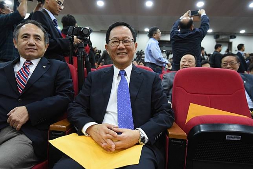 國民黨「強棒」無意挑戰台北市長，檯面上欲投入選舉者，必須要先設法跨越「丁守中門檻」，才有出線機會。（攝影：葉信菉）