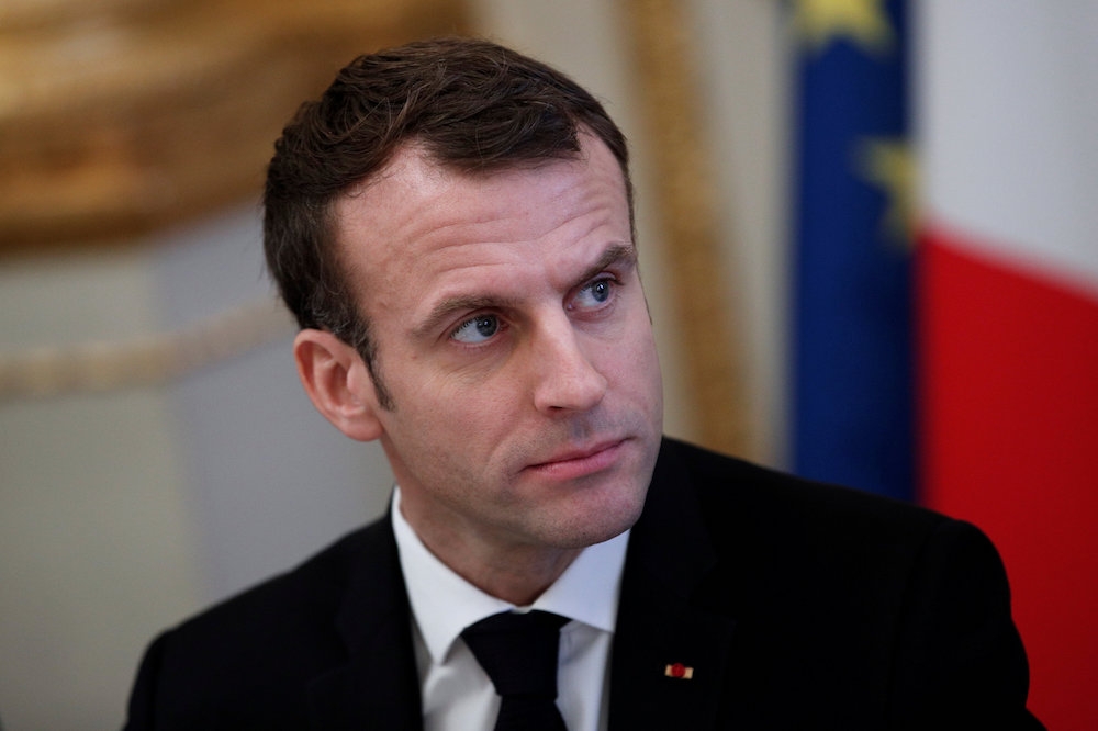 法國「黃背心運動」高漲，讓總統馬卡洪（Emmanuel Macron）面臨上任一年半以來最大的考驗。 （湯森路透）
