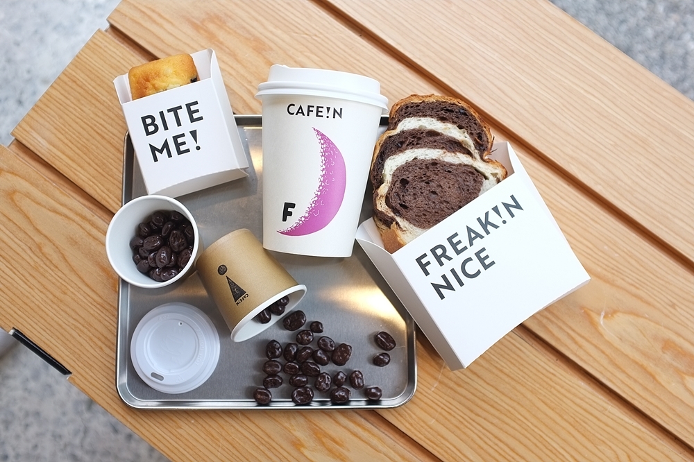 近期在 IG 上成功搶下版面的「CAFE!N 硬咖啡」與世界冠軍巧克力品牌「福灣巧克力」聯名推出多款冬日暖心商品（攝影：施縈縈）