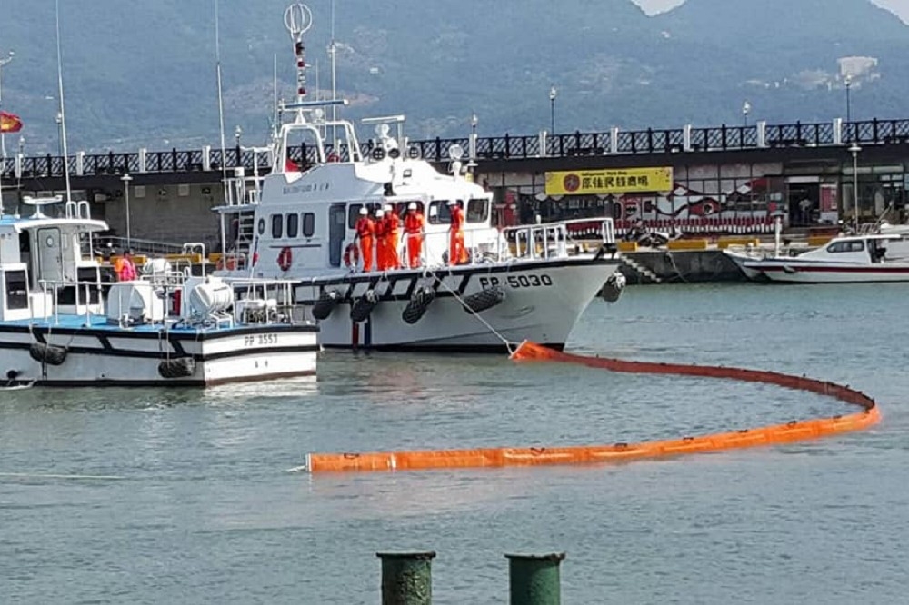 基隆海巡隊18日在基隆外海巡邏時，發現一艘中國籍「閩晉漁05812」漁船闖入我彭佳嶼海域作業。圖為海巡先前執勤畫面。（取自海巡署艦隊分署第二海巡隊臉書）